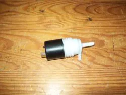 Scheibenwaschpumpe 24 Volt neu (z.B. Wolf 250 GD BW)