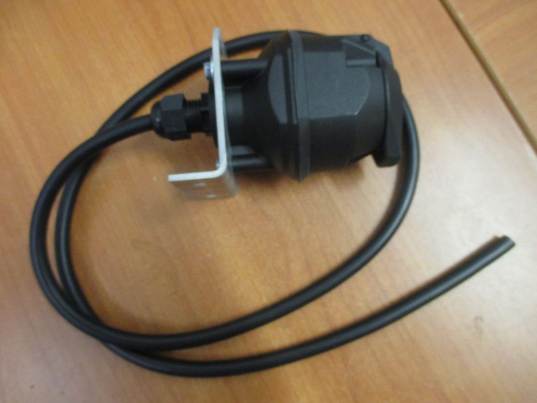 Spannungswandler 24 auf 12 Volt für Anhängersteckdose zum Festeinbau (13 Polig)